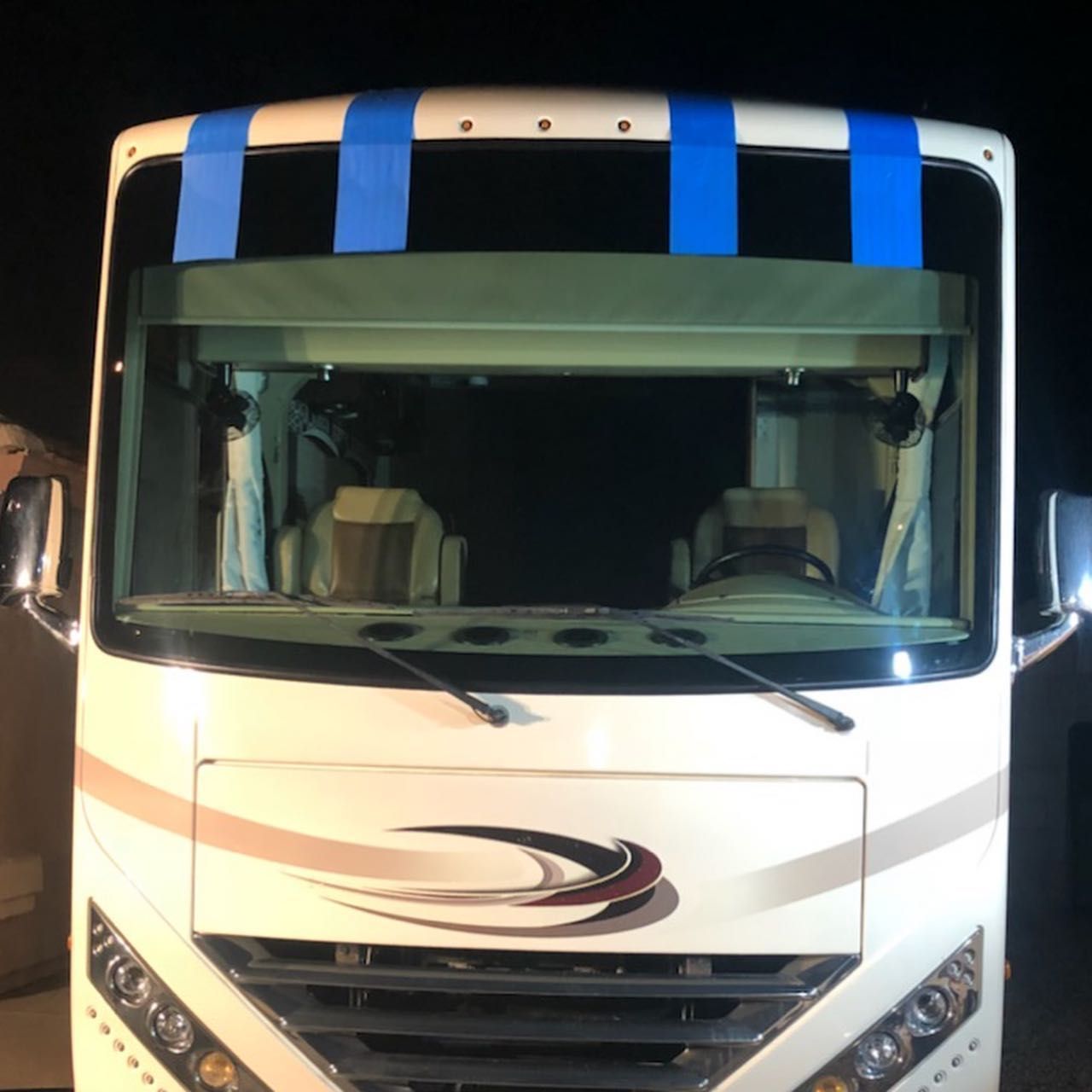 RV windshield replacement service in Arizona